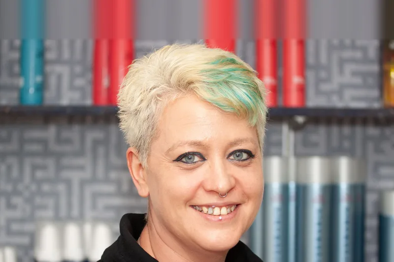Kerstin aus dem Team von Friseur Müller